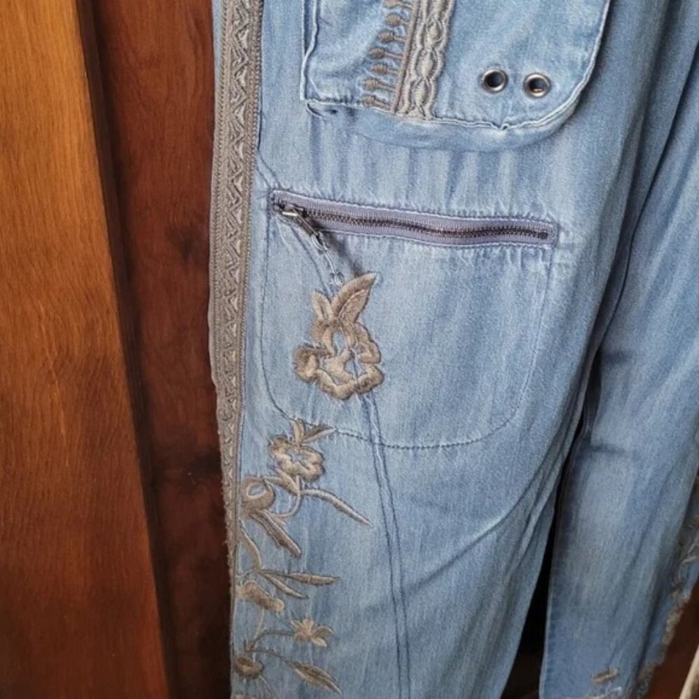 Johnny Was Biya Aventura Embroidered Cargo Denim Pants - Picture 6 of 14